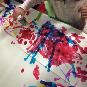 kids playing arts and crafts at tiny hoppers